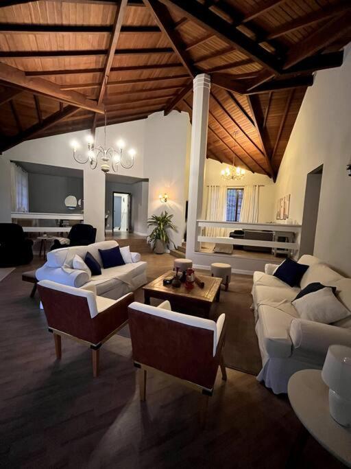 Casa Em Secretario A 800 Metros Do Centro De Secretario Chacaradosolsecretario Βίλα Petrópolis Εξωτερικό φωτογραφία